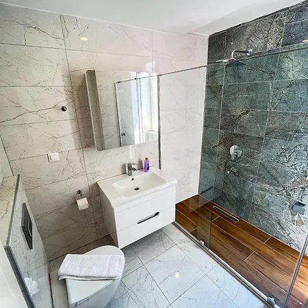 With Private Pool Garden - All Wac Villa *